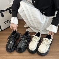 ราคา รองเท้าส้นเตารีดสตรี สีดำสีขาว สไตล์โลลิต้า ไซส์เล็ก (55104783699)