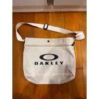 ราคา กระเป๋าสะพาย oakley essential small bag 2.0 (28984079223)