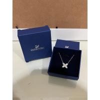 ราคา (ต้นฉบับ 100%) Swarovski Necklace/ Preloved Flower Pendant (เฉพาะจี้) (26615156213)