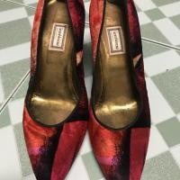 ราคา ส่งต่อ รองเท้า versace แท้100% (1123472800)