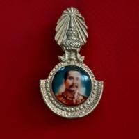 ราคา ล็อกเก็ต-เข็มกลัด ในหลวงรัชกาลที่ 5 เนื้อกะไหล่ทองเคลือบเรซิ่น เข็ม GOOD (27892892732)