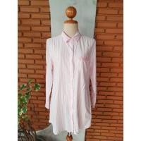 ราคา เสื้อเชิ้ต Victoria's Secret ลายทางขาว-ชมพู (2123222498)
