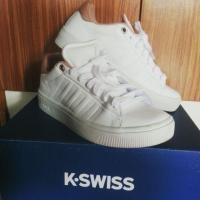 ราคา K-SWISS ซื้อมาในราคา sale 1290 ป้าย 2000 กว่าๆ ได้ไปคุ้มคุ้มค่ะ ใส่สองครั้ง แล้วซักเก็บเข้าตู้คร่า (1391363795)