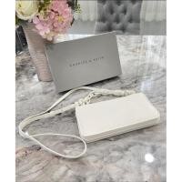 ราคา Charles&Keith กระเป๋าสะพายข้าง สีขาว ❌ทักแชทร้านก่อน กันของหมดสต๊อก❌ (16422310181)
