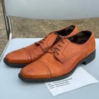 ราคา รองเท้าคัทชูหนังแท้ Hawkin Premium งาน made in Cambodia สภาพดีมีรอยใช้งานบ้าง ไม่มีขาด (42262152044)