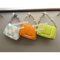 ราคา CHARLES & KEITH Chain Handle Checkered Vanity Pouch กระเป๋าสตางค์ กระเป๋าใส่บัตร สีส้ม เขียว ฟ้า (14879983997)