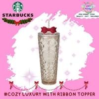 ราคา แก้ว Starbucks; Cozy Luxury with Ribbon Topper Cold Cup 24oz. ทัมเบลอร์สตาร์บัคส์พลาสติก ขนาด 24ออนซ (51751567792)