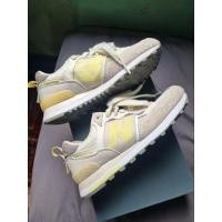 ราคา มือสอง! รองเท้าผ้าใบ new balance 574 สีเหลืองเทา งานสภาพดี ไม่ชำรุด มีรอยเปื้อนตามการใช้งาน ความยาวเท้า 24 ซม. (13498358443)