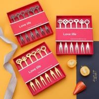 ราคา ขายส่ง ญี่ปุ่นเกาหลี 304 สแตนเลสส้อมผลไม้สร้างสรรค์รูปหัวใจมงกุฎส้อมขนมกล่องของขวัญแต่งงานส้อมผลไม้122502 (53053673464)