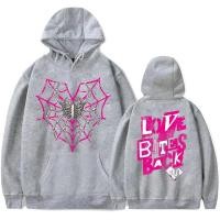 ราคา 【เสื้อฮู้ด】AJ Lee Love Bites Spider Web Hooded Drawstring กระเป๋าเสื้อกันหนาวผู้ชายผู้หญิงแฟชั่นเสื้อ ผ้าฝ้ายแท้ M-3XL (52253248832)