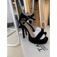 ราคา รองเท้าส้นสูง สีดำ กำมะหยี่ มือสอง ส้นสูง 4.5นิ้ว ยี่ห้อ Taywin size 36 (13908622338)