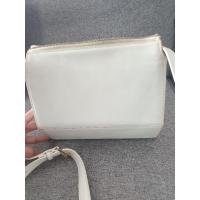 ราคา กระเป๋าสะพายข้าง charles & keith crossbody bag (8943045235)