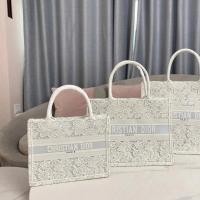 ราคา Dior D สไตล์ใหม่ลูกไม้ Tote Bag.rMiniBooktote สีขาวลูกไม้สไตล์กระเป๋าช้อปปิ้ง Tote Tote Bag Mommy Bag Beach Bag ตะกร้าผักกระเป๋าช้อปปิ้งกระเป๋าคอมพิวเตอร์ (54451181945)