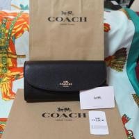 ราคา กระเป๋าตังค์ ใบยาว Coach แท้100% ของใหม่ ใส่บัตรได้เยอะมาก สนใจขอดูรูปเพิ่มได้นะคะ ได้ไปรับรองอย่างคุ้มม จ้าาา (7708850212)