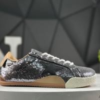 ราคา Golden Goose SuperStar รองเท้าวิ่ง Unisex สำหรับทั้งผู้ชายและผู้หญิง YAN3 (47304415909)
