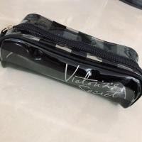 ราคา แท้วิคตอเรียซีเคร็ทกระเป๋าเครื่องสำอางค์ Victoria's Secret Signature (9360222213)