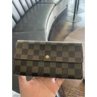 ราคา กระเป๋าสตางค์ Louis Vuitton Sarah wallet Damier ของแท้มือสอง (9017505444)