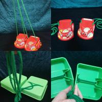 ราคา ฝึกการทรงตัว/การละเล่นเดินกะลา/เชือกยาว46cm.ความสูงของรถแดง7cm./รูปรถ/เชือกสีเขียว/รถสีแดง/มือสอง (22172508910)