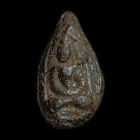 ราคา 4329 พระเม็ดน้อยหน่า หลังยันต์ อุ เนื้อดิน สีดำ เก่าๆ เคลือบน้ำขี้เถ้า (18023081652)