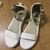 ราคา รองเท้ารัดส้น CHAPS (936193351)