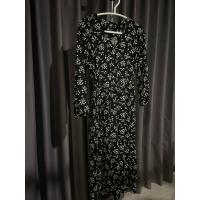 ราคา เดรสยาวลายดอกสีดำ ป้าย Uniqlo (29979672135)