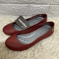 ราคา รองเท้าคัชชู รองเท้าลำลอง Monobo Size 36 ยาว 23 ผ้ายืดวิ้งๆ สีแดงเลือดหมู น่าร๊ากก มือ 1 พร้อมป้าย ไม่มีกล่อง ราคา250บาท (26018151919)