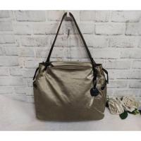 ราคา กระเป๋า JACK GOMME ผ้าแต่งหนังแท้ 1ช่องซิปหลัก 2ย่อย ข้าง2ช่อง ราคา : 790 กว้าง 13นิ้ว สูง 12นิ้ว ฐาน 4.5นิ้ว (29301957265)