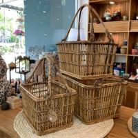 ราคา ตระกร้าหวายก้านใหญเคลือบเงา มีหูพับได้ ทรงสี่เหลี่ยมผืนผ้า - ทน ปราณีต (7517516195)