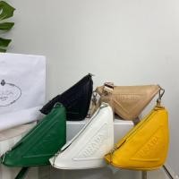 ราคา กระเป๋าหนังวัวสามเหลี่ยม PRADA สำหรับทุกเพศ มีให้เลือก 5 สี แบบสะพายข้างและメッセンเจอร์バッグ รหัส 1BH190 (49503875605)