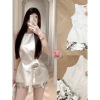 ราคา ร้านโค้ดคุ้ม VORA Set​ เสื้อสายแขนกุด มีเชือกผูกเอวและเข็มกลัดดอกไม้แต่งช่วงเอว แมทช์กับกระโปรงกางเกงผ้าปักเลื่อมวิ้งๆ (24935653172)