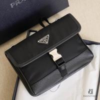 ราคา New Prada smart phone holder black (42858978962)
