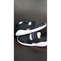 ราคา รองเท้าเด็กแบรนด์เนมมือสอง (25645001450)