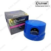 ราคา Fujiyama สวิทช์แสงแดด (หัวโฟโต้สวิทซ์) คอนโทรล 3ขา 10A. 2000W (7770089091)