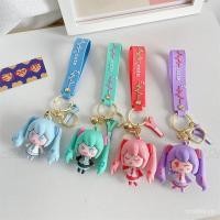 ราคา SpotHatsune Mikuสาวพวงกุญแจการ์ตูนสเตอริโอซิลิโคนแหวนกุญแจรถคู่จี้หัวเข็มขัดหัวรถจักรรถแหวนจี้น่ารักโทรศัพท์มือถือCharm insFobพวงกุญแจรถยนต์ (43571200994)