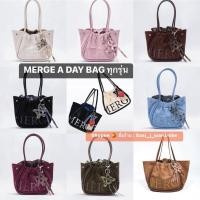 ราคา ✨พร้อมส่ง*กรุณาอ่านรายละเอียดก่อนสั่งซื้อ*✨ใช้โค้ด 20% ได้ ‼️ Merge A Day Bag ทุกรุ่น // New ของแท้ % (28815600390)
