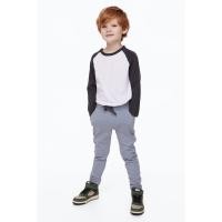 ราคา H&M(เอชแอนด์เอ็ม) กางเกงจ็อกเกอร์คอตตอนยืด เด็กผู้ชาย 1166207_1 (55455415432)