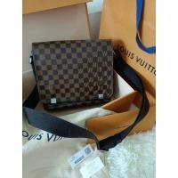 ราคา Louis Vuitton District pm 2017 (10420649873)