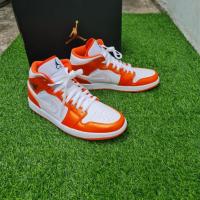 ราคา สินค้าใหม่ พร้อมส่ง NIKE AIR JORDAN 1 MID SE "ELECTRO ORANGE" ไซส์ 10US (13301585887)