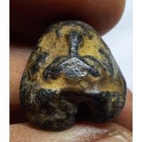 ราคา พระหลวงปูทวดวัดช้างไห้ ปี97 พิมพ์ใหญ่ พระเนื้อว่านเก่าสวยตรงตามปก (40854626740)