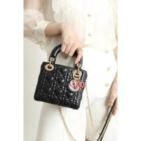 ราคา DIOR Lady Diana Bag ขนาดเล็ก สีดำ มีขนแกะ กระเป๋าถือสำหรับออกเดทและงานแต่งตัว (49054446554)