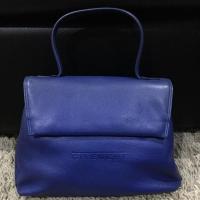 ราคา Used authentic Givenchy leather handbag (1373947828)