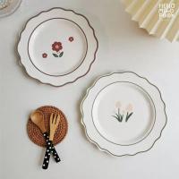 ราคา จานญี่ปุ่นเซรามิกลายดอกทิวลิปและดอกเดซี่สีแดง ☘️ จานญี่ปุ่น จานน่ารัก จานมินิมอล คาเฟ่ ลายดอกไม้ ถูกสุดในช้อปปี้ (11228642209)