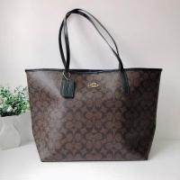 ราคา กระเป๋าสะพายไหล่Tote NEW COACH City Tote In Signature Canvas สีน้ำตาลเข้า ลายC สายดำ (29724153248)