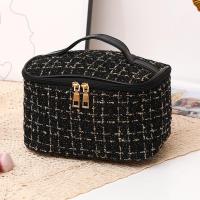 ราคา Anacamiพร้อมส่ง กระเป๋าเครื่องสำอาง ✨สวยหรู✨มีที่เสียบแปรงผ้าทวีต ขาวทอง (15184386470)