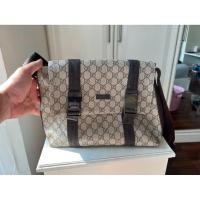 ราคา กระเป๋า Gucci GG Canvas Messenger Bag (ของแท้) (42378163411)