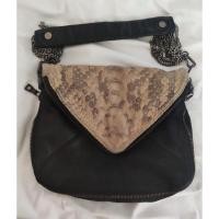 ราคา Boyy mini slash ปั๊มลายงู (23129353897)