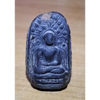 ราคา พระคงลำพูนเนื้อดำ พระกรุโบราณอายุกว่า 1,200 ปี (57700567883)