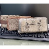 ราคา Coach แท้มือสอง กระเป๋าสตางค์ใบยาวโค้ช สภาพดีพร้อมใช้งาน แบรนด์เนมแท้มือสอง (13042342901)