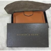 ราคา กระเป๋าสตางค์ยี่ห้อ CHARLES & KEITH มือสอง (62477554)