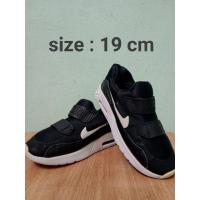ราคา รองเท้าเด็กงานแบรนด์มือสองของแท้ Nike Air max size 19 cm. รองเท้าเด็ก(มือ2) ‼️259฿‼️พร้อมส่ง (27369490252)